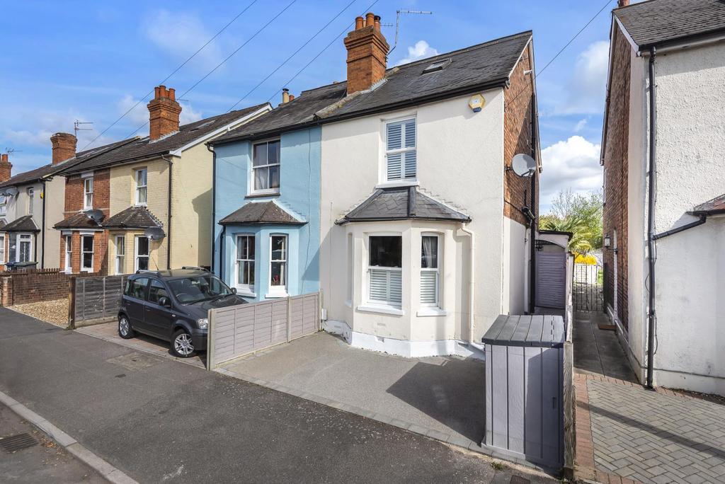 Wheatash Road, Addlestone, KT15 3 bed semidetached house £539,950
