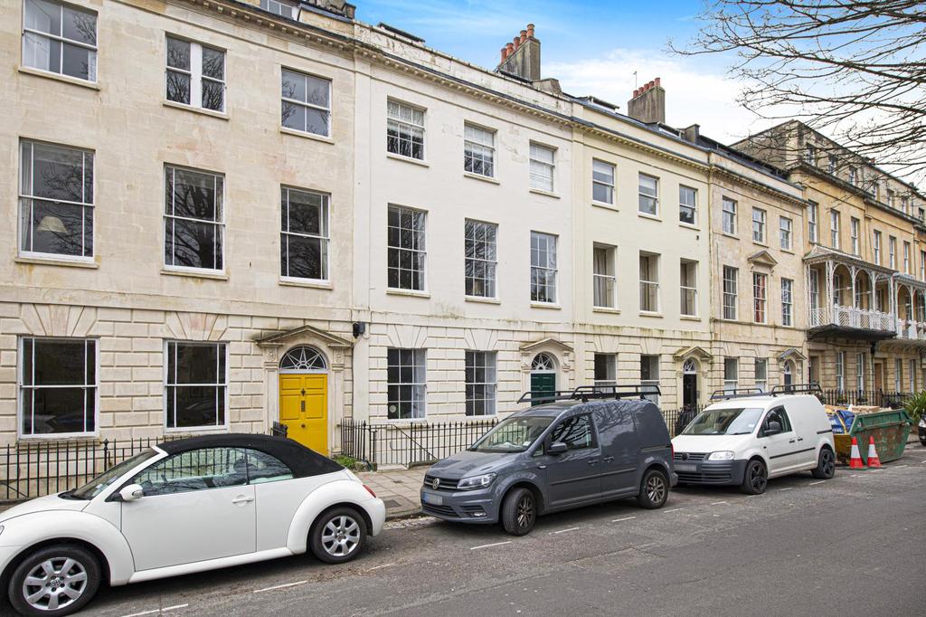 Caledonia Place, Clifton, Bristol... 2 bed apartment £475,000