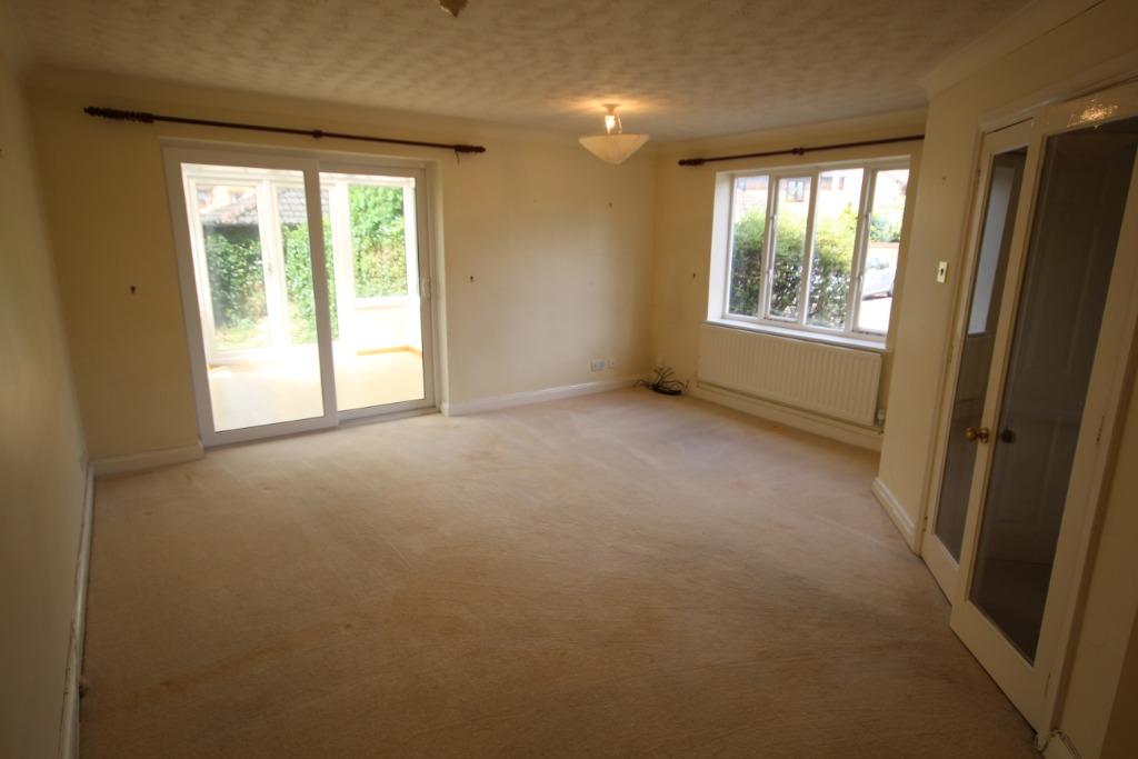 Kenilworth Drive, Ise Lodge... 4 bed detached house £1,100 pcm (£254 pw)