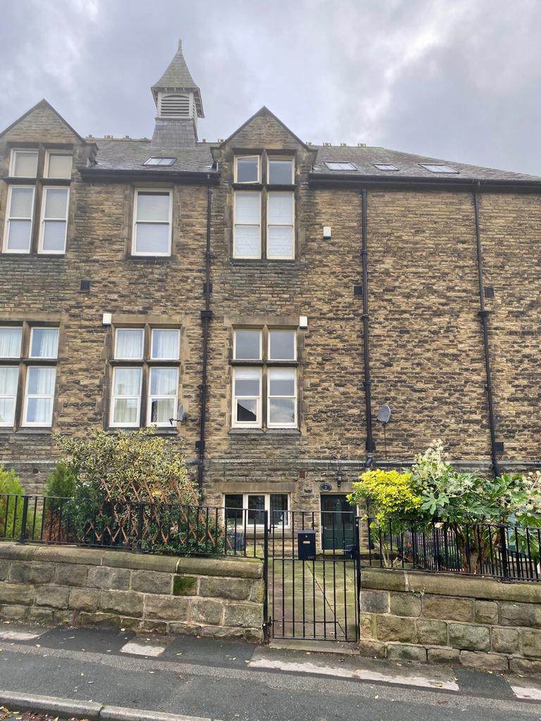 2 All Saints Court, 38 Manor Street, Otley, LS21 1AX 2 bed apartment to