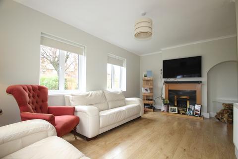 1 Stirling Drive, Orpington, BR6 9DW
