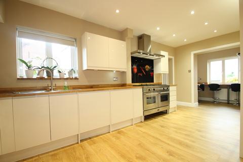 1 Stirling Drive, Orpington, BR6 9DW
