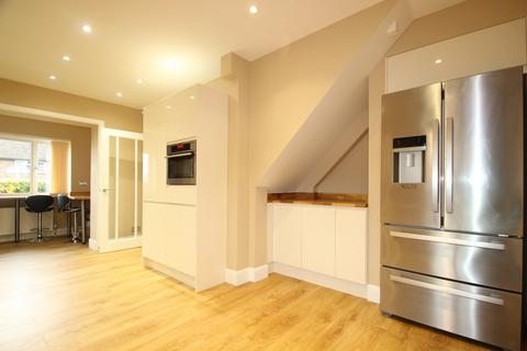 1 Stirling Drive, Orpington, BR6 9DW