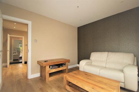 1 Stirling Drive, Orpington, BR6 9DW