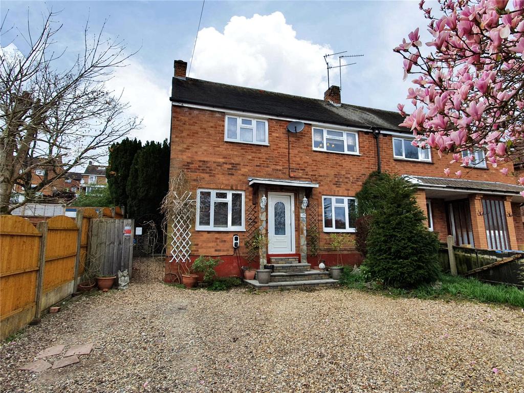 Huntsmans Drive, Kinver, Stourbridge, DY7 3 bed semidetached house £