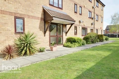 17 Messant Close, Harold Wood, Romford, RM3 0WP