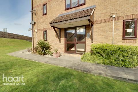 17 Messant Close, Harold Wood, Romford, RM3 0WP