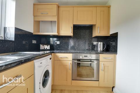 17 Messant Close, Harold Wood, Romford, RM3 0WP