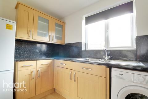 17 Messant Close, Harold Wood, Romford, RM3 0WP