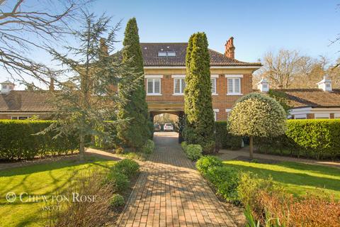 Flat 5, Windsor Forest Court Mill Ride, Ascot, SL5 8LT