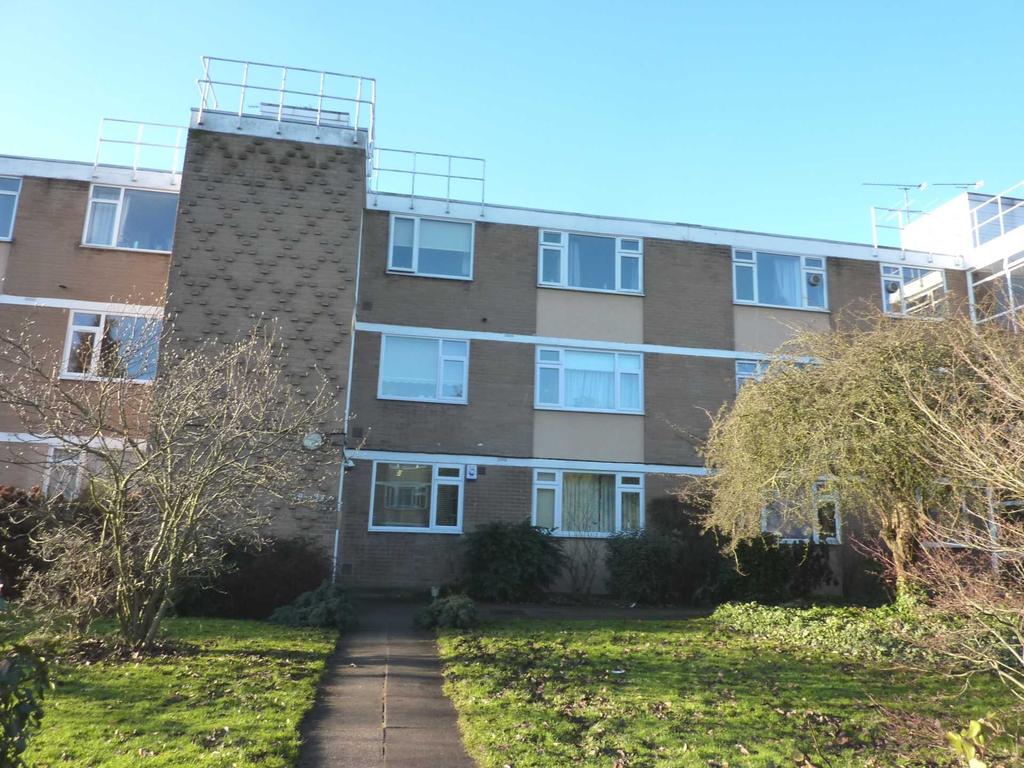 Boreham Holt, Elstree 2 bed flat £1,200 pcm (£277 pw)
