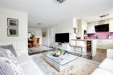 2 bedroom flat for sale, Fisher Close, Enfield, Greater London, EN3