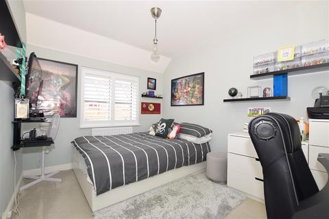 6 Clay Place, Halling, Rochester, ME2 1FN