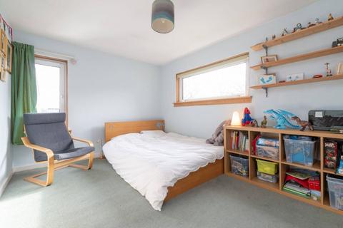 45 Abbeyhill Crescent, Edinburgh, EH8 8DZ