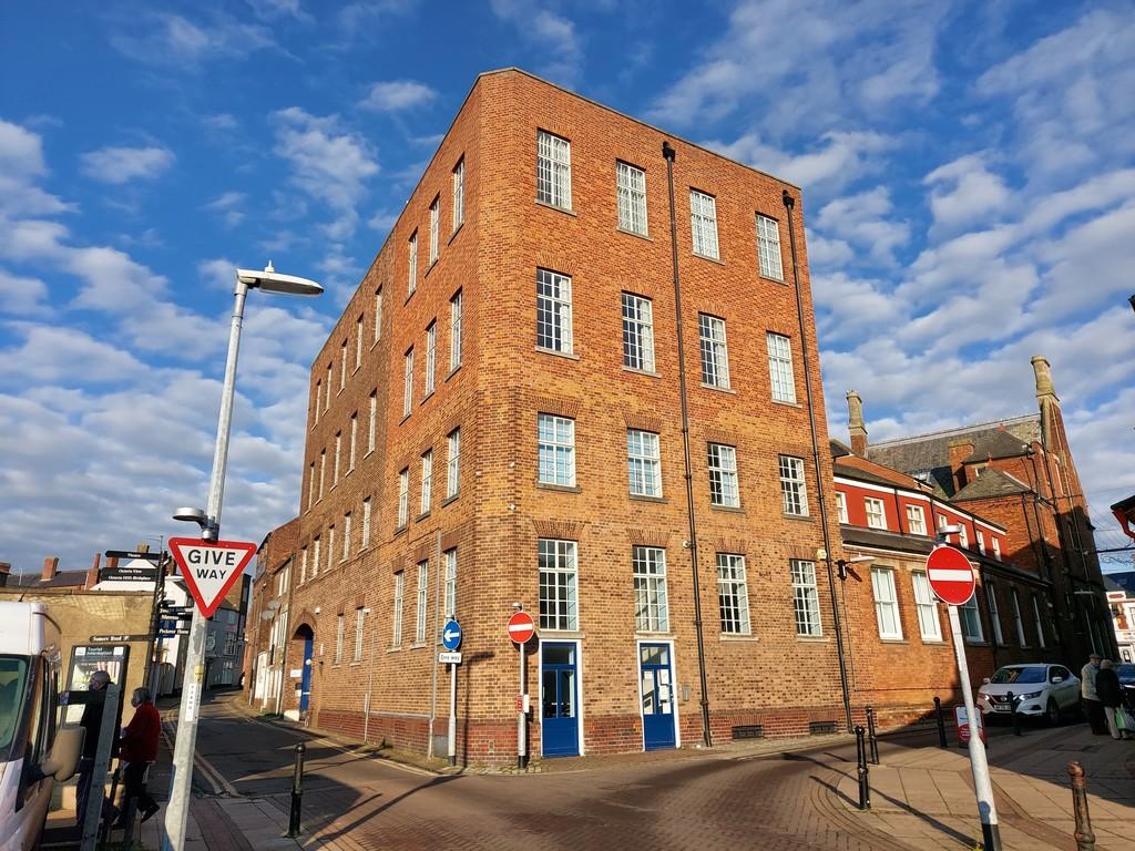 Post Office Lane, Wisbech Office £3,887 pcm (£897 pw)
