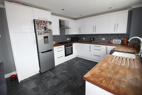 3 Brunel Close, Westbury, BA13 3TZ