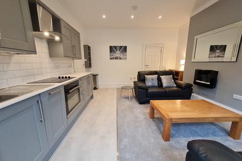 2 bedroom ground floor flat to rent, Wood Lane, Leeds LS6