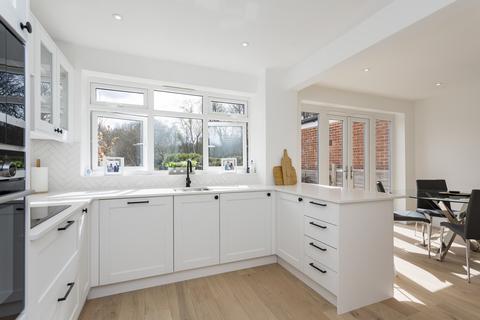 35 Chieveley Drive, Tunbridge Wells, TN2 5HG
