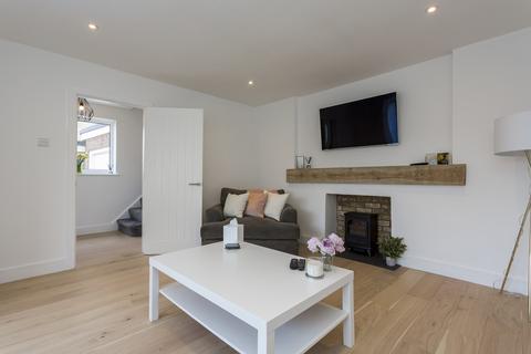 35 Chieveley Drive, Tunbridge Wells, TN2 5HG