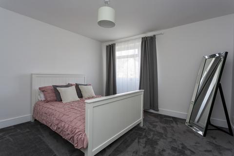 35 Chieveley Drive, Tunbridge Wells, TN2 5HG