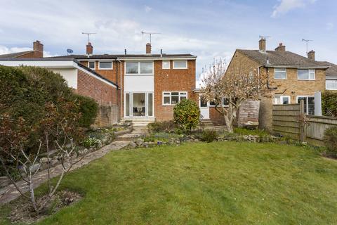 35 Chieveley Drive, Tunbridge Wells, TN2 5HG
