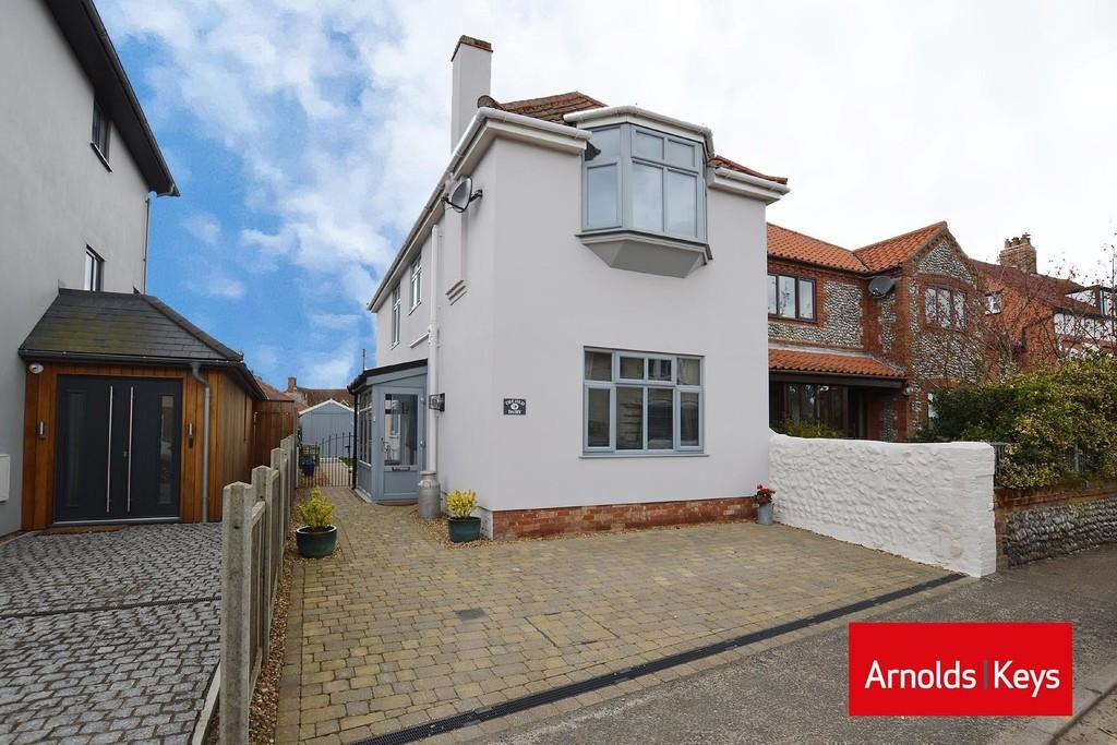Station Road, West Runton 3 bed detached house £367,500