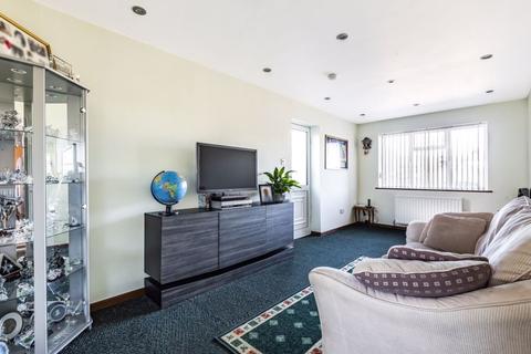 36 Selbourne Square, Godstone, RH9 8AT