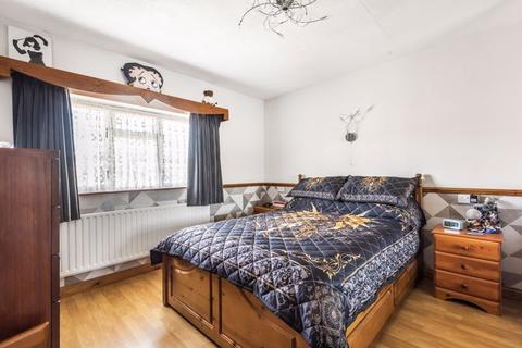 36 Selbourne Square, Godstone, RH9 8AT