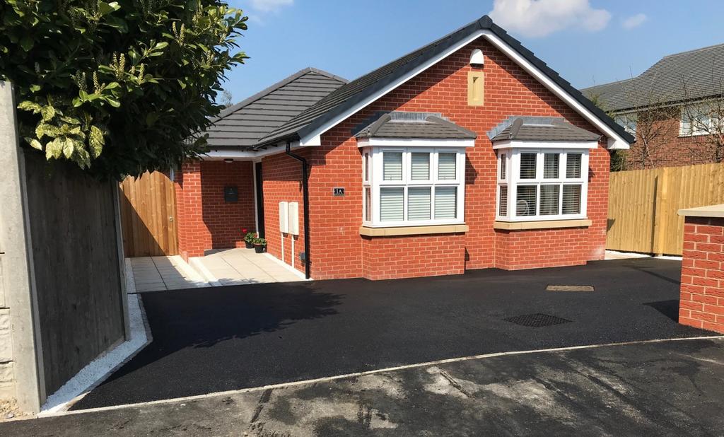 Almond Pastures, Standish, WN6 3 bed bungalow £285,000