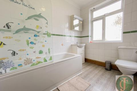 116 Leander Road, Thornton Heath, CR7 6JW