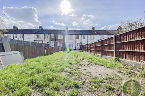 116 Leander Road, Thornton Heath, CR7 6JW