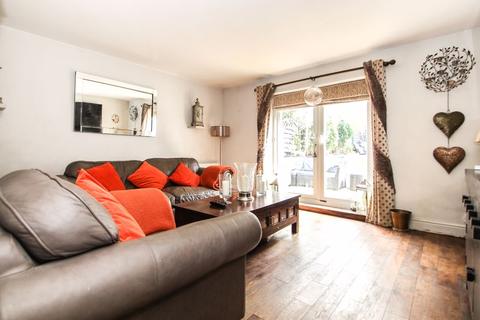 33 Common Road, Claygate, Esher, KT10 0HG