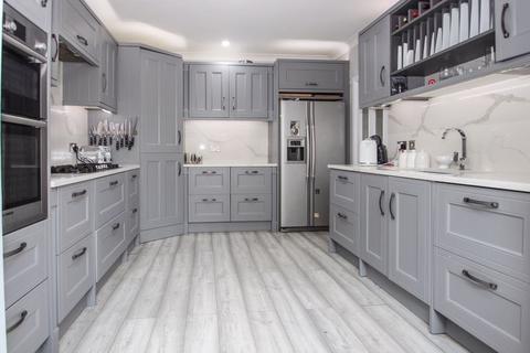 33 Common Road, Claygate, Esher, KT10 0HG
