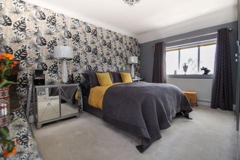 33 Common Road, Claygate, Esher, KT10 0HG