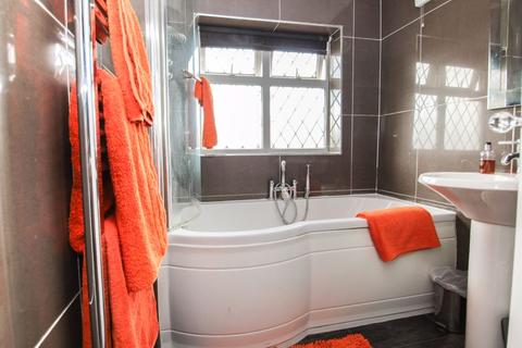 33 Common Road, Claygate, Esher, KT10 0HG