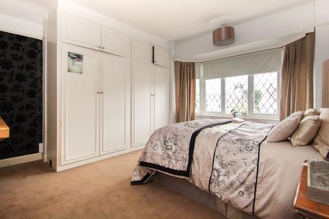 33 Common Road, Claygate, Esher, KT10 0HG