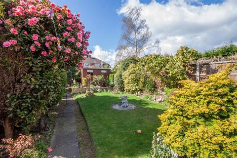 86 Howdles Lane, Brownhills, Walsall, WS8 7PJ