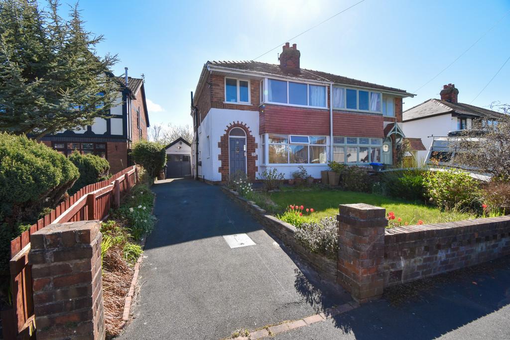 Charnwood Avenue, Blackpool, FY3 3 bed semidetached house £140,000