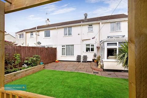 12 Blackdown Road, Taunton, TA2 8EZ