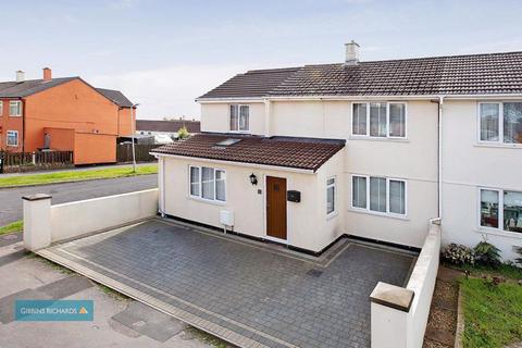 12 Blackdown Road, Taunton, TA2 8EZ