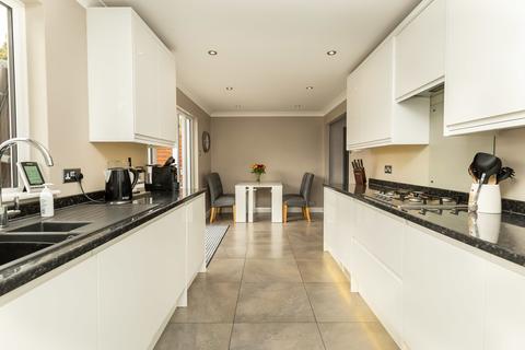 63 Sunnyside Road, Epping, CM16 4JW