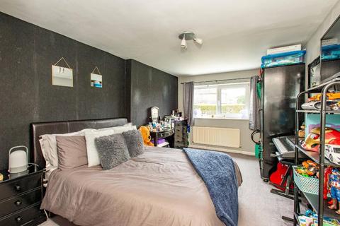 98 Stapleton Road, Orpington, BR6 9TR