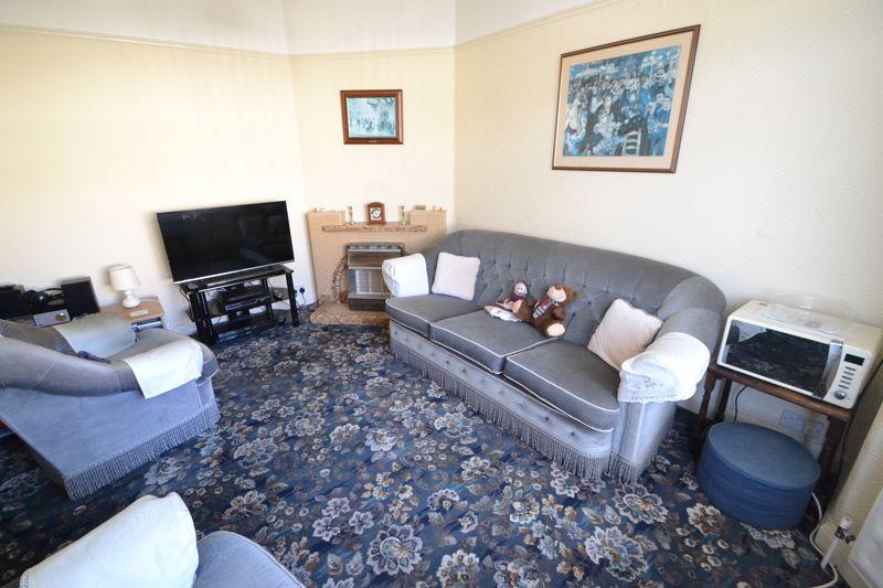 Raeburn Avenue, West Kirby 3 bed semidetached house £195,000
