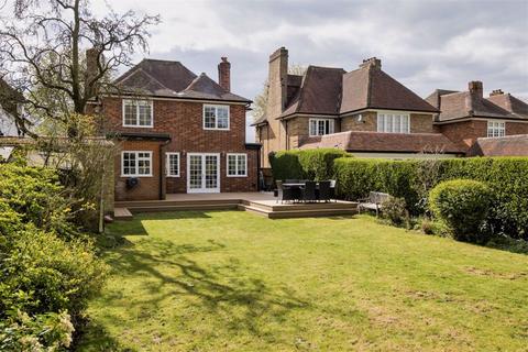52 Parkway, Romford, RM2 5PA