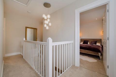 52 Parkway, Romford, RM2 5PA