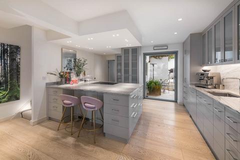77 Abingdon Road, London, W8 6AW