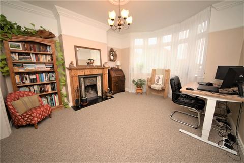 8 Halt Drive, Linford, Stanford-le-hope, SS17 0QZ