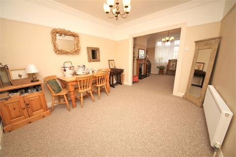 8 Halt Drive, Linford, Stanford-le-hope, SS17 0QZ