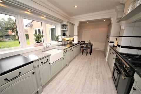 8 Halt Drive, Linford, Stanford-le-hope, SS17 0QZ