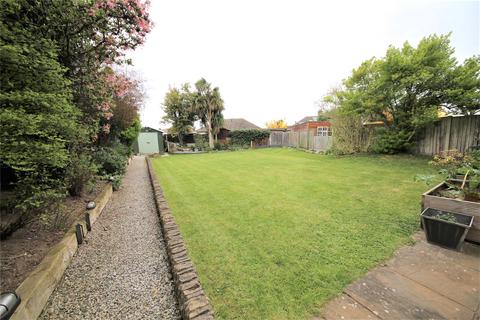 8 Halt Drive, Linford, Stanford-le-hope, SS17 0QZ